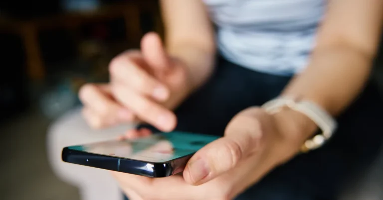 How to Create Social Media Content That People Actually Save and Share