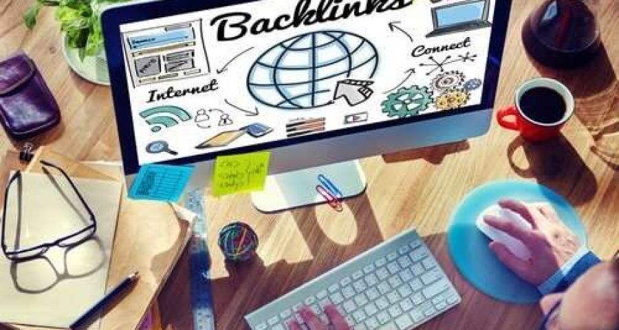 Animageofacomputerdisplayingthewordbacklinksandoff pageSEOconcept