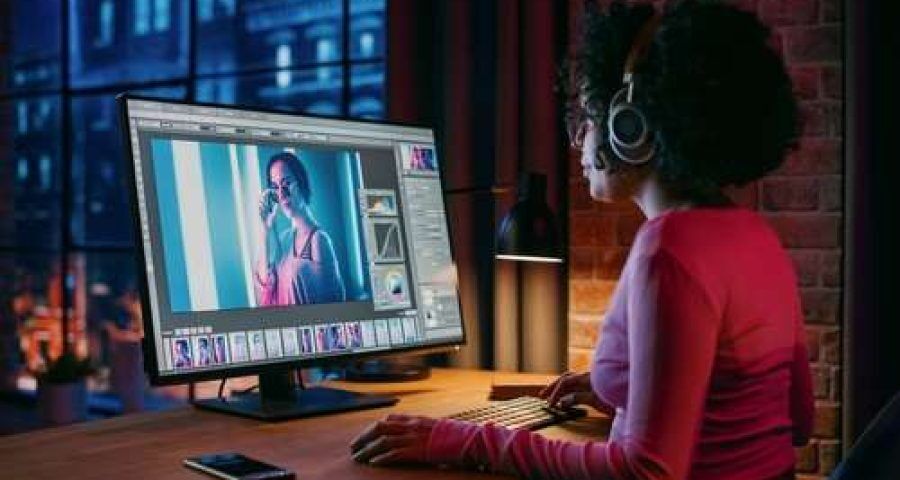 Women photo editing