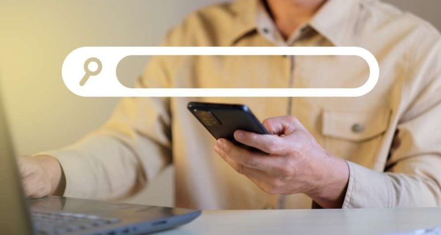 Search,Engine,Optimization,Using,Data,Search,Technology,A,Man's,Hands