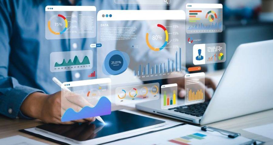 An,Analyst,Uses,A,Computer,And,Dashboard,For,Data,Business
